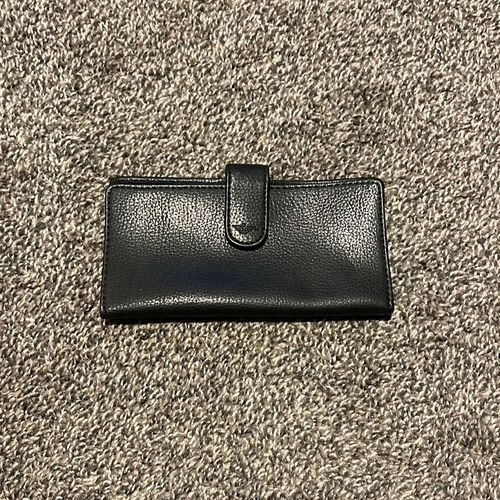 Dockers Black Leather Checkbook Holder